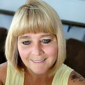 Meet your Posher, Suzanne